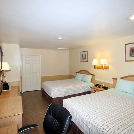 Edinburg Executive Inn Ngoại thất bức ảnh