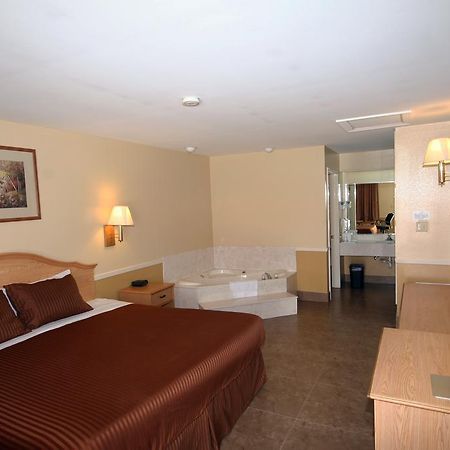 Edinburg Executive Inn Ngoại thất bức ảnh