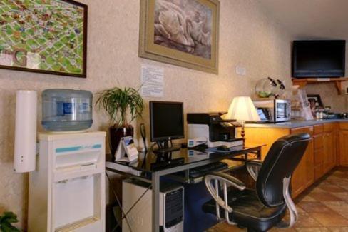 Edinburg Executive Inn Ngoại thất bức ảnh
