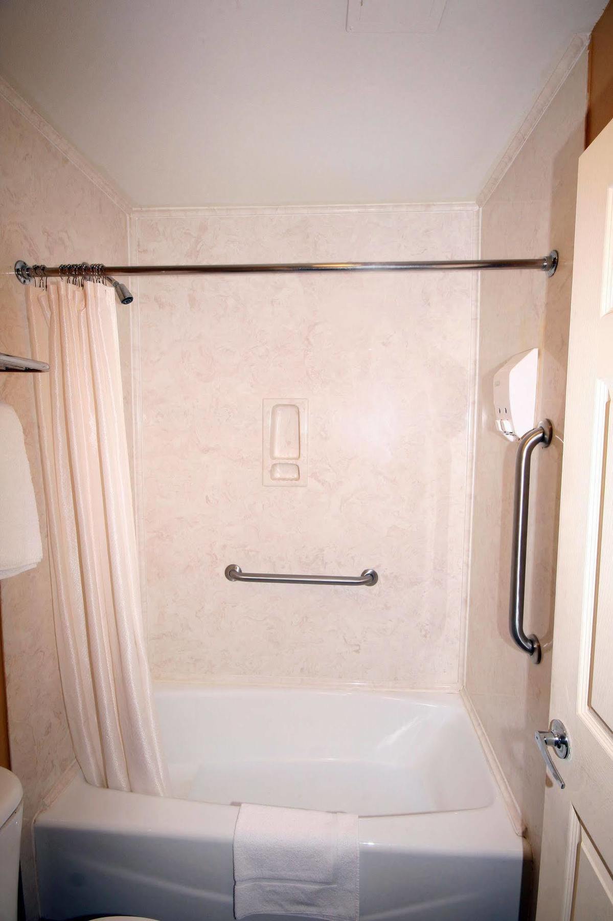 Edinburg Executive Inn Ngoại thất bức ảnh